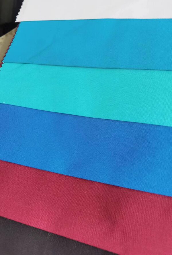 TR6535 25X25 76X68 58/59"1/1  PLAIN DYED & WHITE FABRIC 150GSM